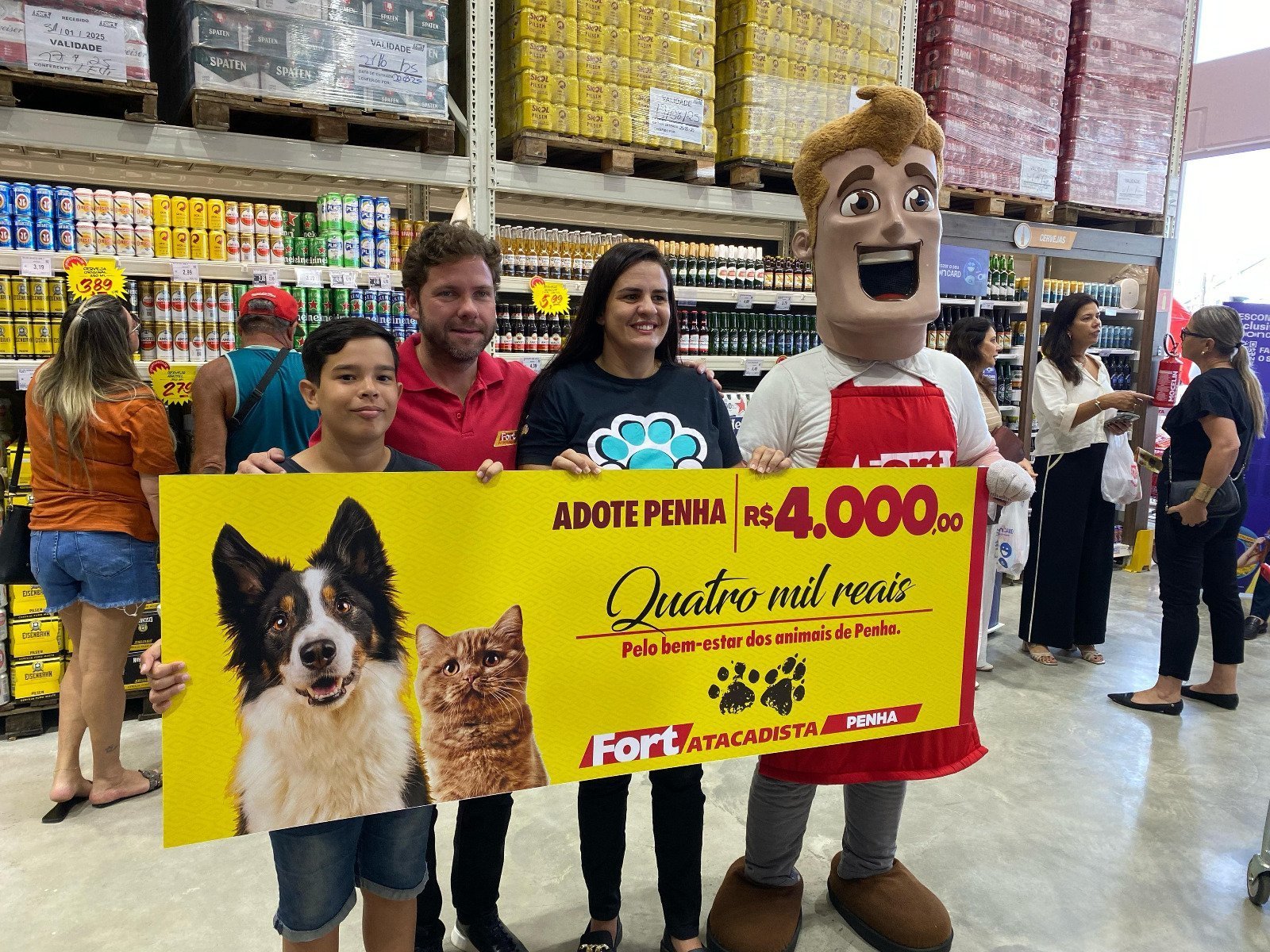 Fort Atacadista inaugura loja em Penha com doação para causa animal