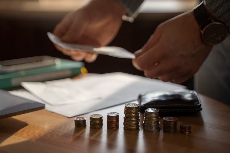 Quais são as diferenças entre os regimes tributários e como isso afeta os cálculos?