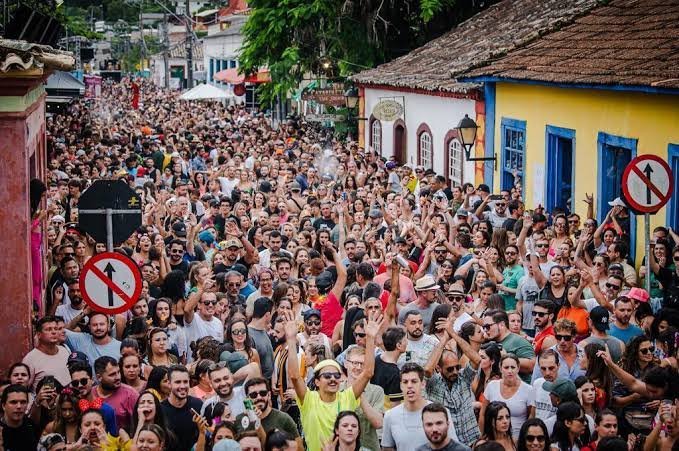 Camarote Freguesia Bar mantém tradição e estrutura premium no Carnaval de Florianópolis