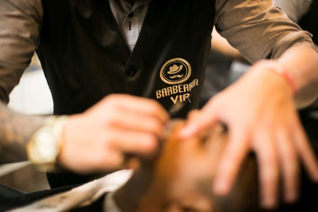 Barbearias, clínicas e spas impulsionam crescimento do franchising brasileiro