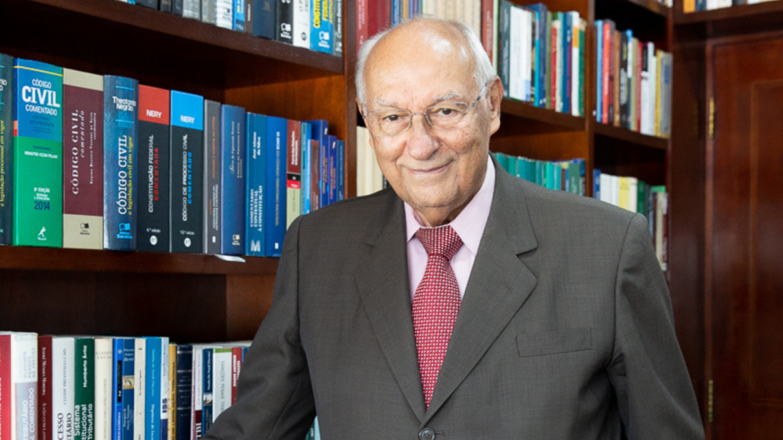 Personalidades do mundo jurídico, político e empresarial celebraram os 90 anos e a marcante trajetória de Ives Gandra da Silva Martins