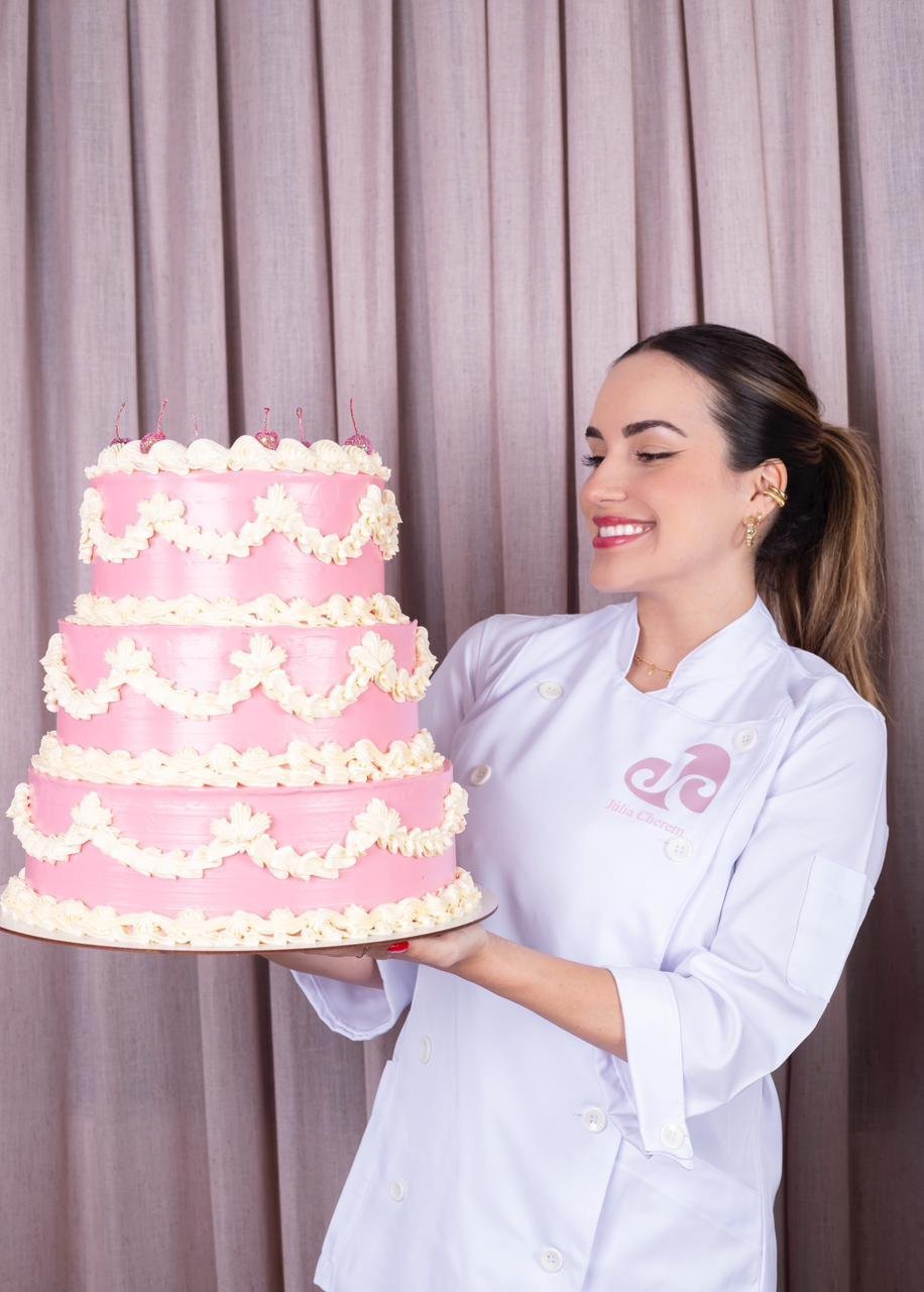 Empresária e confeiteira de Florianópolis lança curso completo de confeitaria com foco em técnicas, gestão e marketing