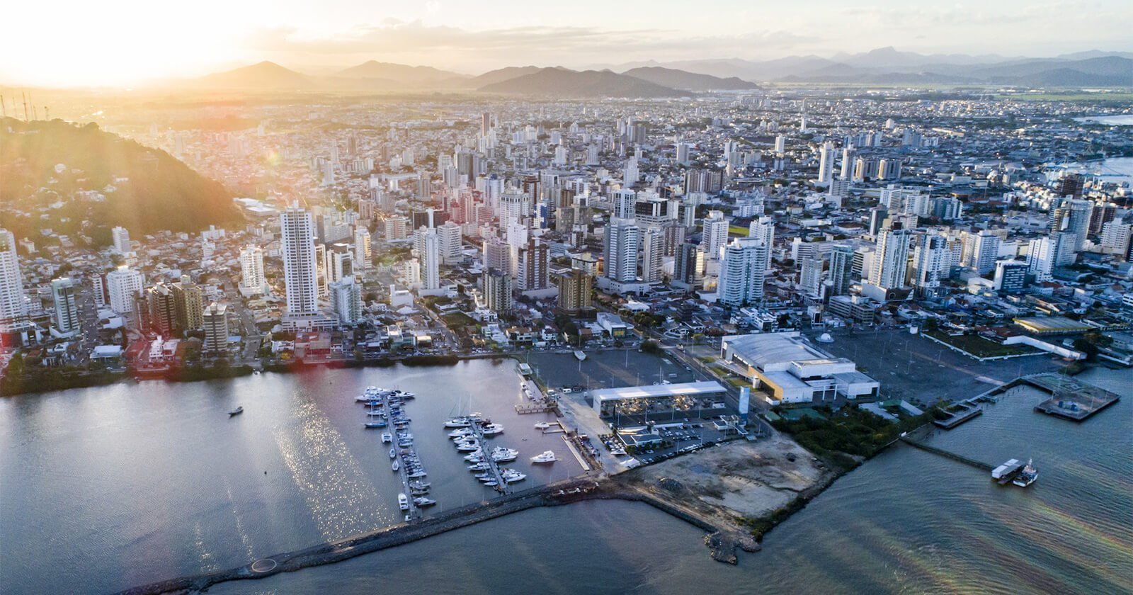 Desmistificando as Compras Públicas: Workshop Gratuito em Itajaí Ensina MEIs e MPEs a Venderem para o Governo