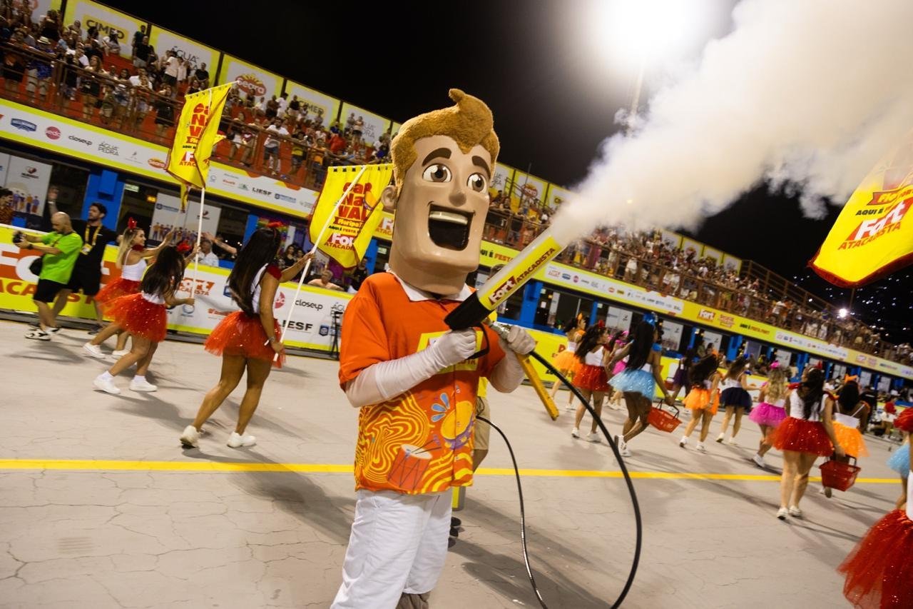 Fort Atacadista leva ativações gratuitas e ação solidária ao Carnaval de Florianópolis 2026