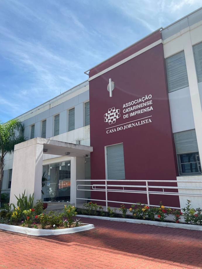 Evento ‘Papo de Jornalista’ marca lançamento do livro “Jornalismo em Transformação”, em Florianópolis